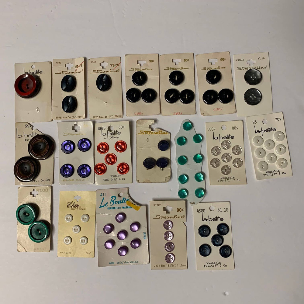 Vintage Buttons Acrylic/Plastic Lot of 76 Buttons New Old Stock NOS‎